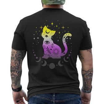 Couleurs De Fierté Non Binaire Chat D'astronomie T-shirt imprimé au dos - Cadeauxyz