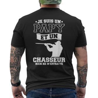 Jeuis Un Papy Et Un Chasseur Rien Ne M'effraye Chasse T-shirt imprimé au dos - Cadeauxyz