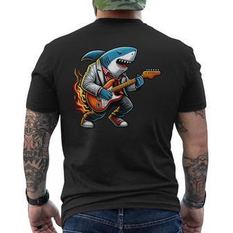 Le Joueur De Guitarehark Porte Un Costume Et Une Cravate Guitariste Amateur De Requin T-shirt imprimé au dos - Cadeauxyz