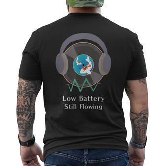 Low Batterytill Flowing 錦鯉 音楽 ヘッドホン 和風 低電力 共感 デザイン メンズTシャツ バックプリント - Kawaiitshirt
