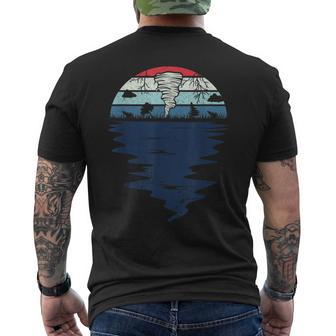 Rétro Chasseur De Tornades Tempête Chasser Les Tornades T-shirt imprimé au dos - Cadeauxyz