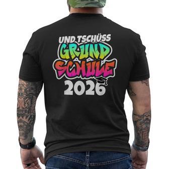 Und Tschüss Grundschule Geschafft Grundschule Abschluss 2026 T-Shirt mit Rückendruck - Geschenkecke