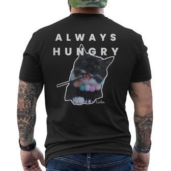 いつも空腹の猫 – 面白い食べ物好きデザイン メンズTシャツ バックプリント - Kawaiitshirt
