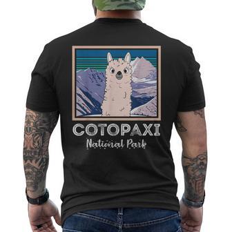 エクアドル山脈コトパクシ国立公園のかわいいラマ メンズTシャツ バックプリント - Kawaiitshirt
