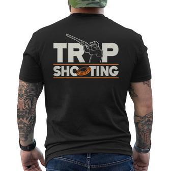 トラップ射撃 ピジョン ショットガン からのプル トラップ クレー射撃 メンズTシャツ バックプリント - Kawaiitshirt