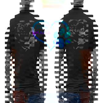 ブルーティールパープル ドッグママと足跡プリント ハート 犬 ママ メンズTシャツ バックプリント - Kawaiitshirt