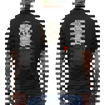 ポケットに入ったスコティッシュフォールド猫 のぞくかわいい子猫 メンズTシャツ バックプリント - Kawaiitshirt