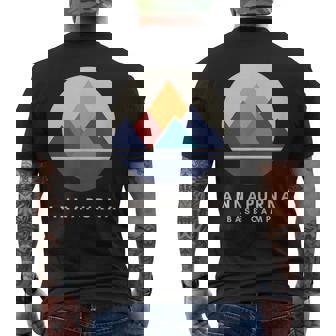 ミニマルなアンナプルナベースキャンプ 山モチーフ ハイキング メンズTシャツ バックプリント - Kawaiitshirt