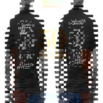 結婚 50 周年を祝う 1976 年 2026 年のゴールデン デザイン メンズTシャツ バックプリント - Kawaiitshirt