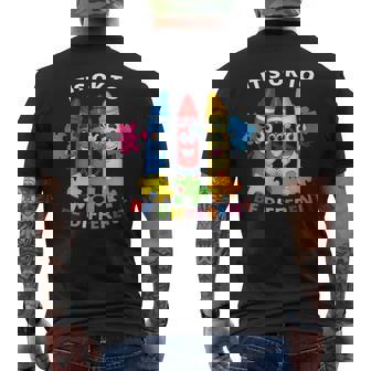 自閉症の認識 違ってもいい 自閉症の青 メンズTシャツ バックプリント - Kawaiitshirt