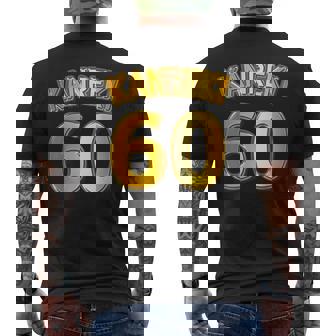 還暦 六十歳 60才 祝 Kanreki（ユニフォーム風）【フェイク 金プレート風 文字】誕生日 面白 メンズTシャツ バックプリント - Kawaiitshirt