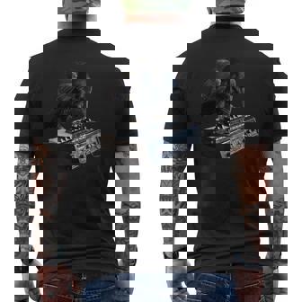 面白いtシャツ 鳥 カラス シンセサイザー メンズ グッズ おもしろ 面白い 服 ネタ バードウォッチング メンズTシャツ バックプリント - Kawaiitshirt