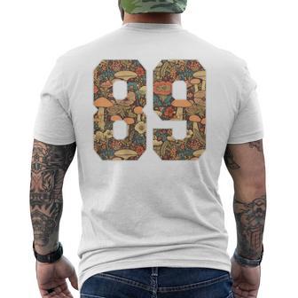 89 ナンバー コテージコア マッシュルーム レトロ フラワー裏側に メンズTシャツ バックプリント - Kawaiitshirt