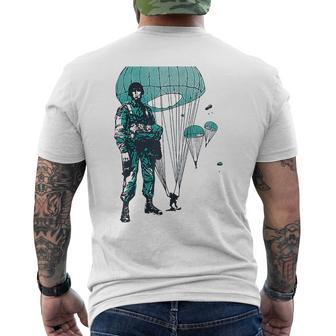 Parachute De Parachute De L'armée Aérienne T-shirt imprimé au dos - Cadeauxyz