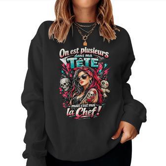 On Est Plusieurs Dans Ma Tête Cadeau Original Humour Sweat-shirt pour femme - Cadeauxyz