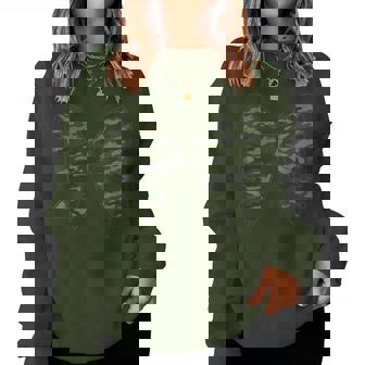 Camo Bow For Christmas Cute Hunting Fun For All Bow Women Sweatshirt | Seseable FR