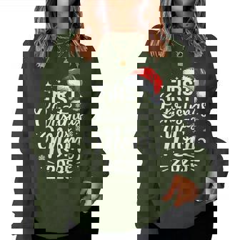 First Christmas As Mom 2025 Snowflake Xmas Family Matching Women Sweatshirt - Thegiftio