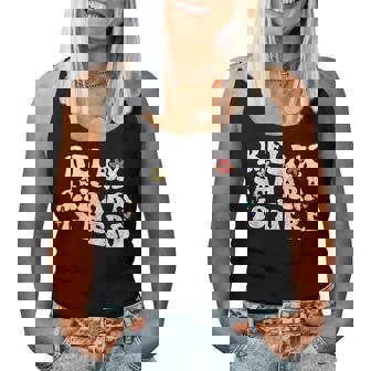 Retro Groovy Relaxahara Is Here Nombre Del Día De La Madre Camiseta sin mangas para mujer - Regaloses