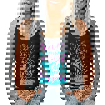 空手を知っている女の子を過小評価してはいけない面白い名言 レディースタンクトップ - Kawaiitshirt