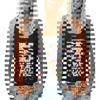 面白い 55 歳 若い55歳の誕生日おめでとうシャツ 男性用 女性用 レディースタンクトップ - Kawaiitshirt