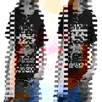 51歳 1975年4月 花柄 51歳 誕生日 男性 女性 レディースTシャツ - Kawaiitshirt