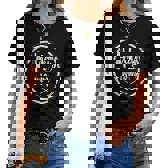 Cadeau De Hockeyur Glace En Détresse De Maman De Hockey T-shirt femme - Cadeauxyz