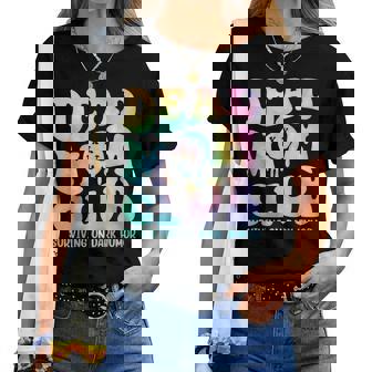 Dead Mom Club Surviving On Dark Humor Women T-shirt | Seseable FR