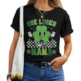 Retro One Lucky Mama St Patrick Day Mom Grandma Women T-shirt | Mazezy