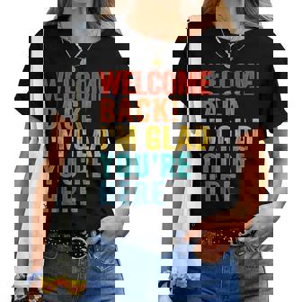 おかえりなさい、ここに来てくれて嬉しいです 男性 女性 子供 レディースTシャツ - Kawaiitshirt