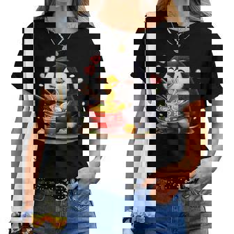 ペンギン食べる ラーメン 麺 ペンギン 男の子 女の子 キッズ 大人 レディースTシャツ - Kawaiitshirt