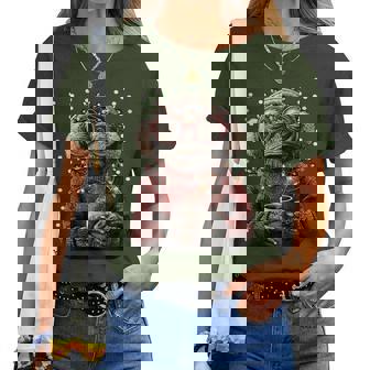 Festive Frog In Glasses Christmas Lights Coffee Winter Women T-shirt | Mazezy