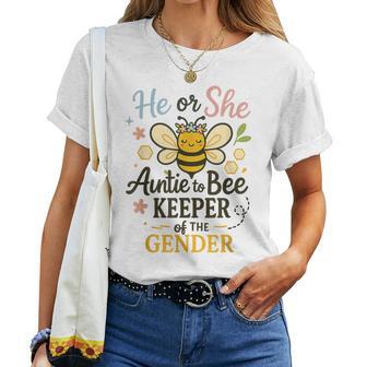 He Or She Auntie To Bee Gender Reveal Baby Shower Women T-shirt | Mazezy