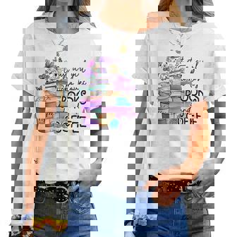 Solo Una Ragazza Che Ama I Libri E Gli Amanti Dei Libri Di Lettura Del Caffè Maglietta da donna - Novitaregali