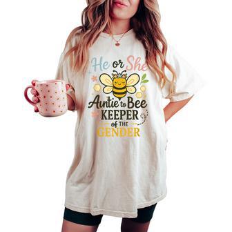 He Or She Auntie To Bee Gender Reveal Baby Shower Women's Oversized Comfort T-shirt | Mazezy