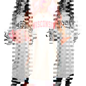 Wisconsin Wi Vintage Sports Red Boy Girl Women's Oversized Comfort T-shirt - Thegiftio