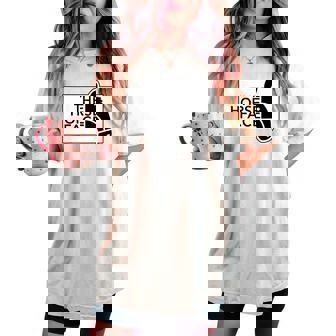 【バックプリント・背中側】ザ・ホース・フェイス The Horse Face 午年 馬 2026 パロディ レディースオーバーサイズコンフォートTシャツ - Kawaiitshirt