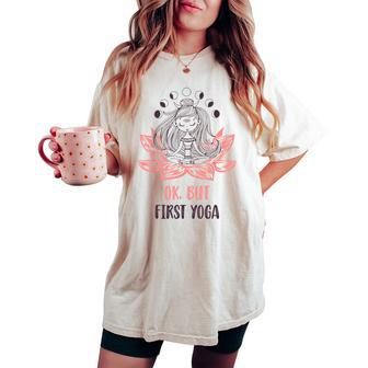 蓮の花 ハタ ヴィンヤサ アクロ ヨガ スピリチュアル デコレーション 月 レディースオーバーサイズコンフォートTシャツ - Kawaiitshirt