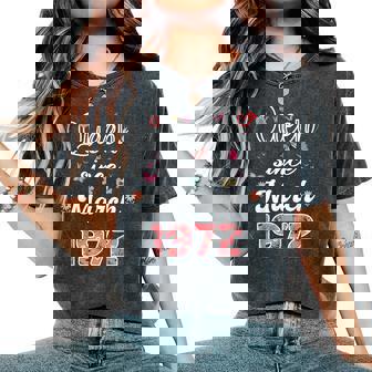 1972年3月より女王 花 1972年3月の誕生日 レディースオーバーサイズコンフォートTシャツ - Kawaiitshirt