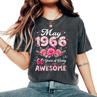 60歳 1966年5月 花柄 60歳 誕生日 男性 女性 レディースオーバーサイズコンフォートTシャツ - Kawaiitshirt