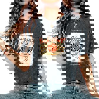 Basketball Mom Bleached Leopard 母の日 バスケットボール ママ レディースオーバーサイズコンフォートTシャツ - Kawaiitshirt