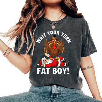 Thanksgiving Christmas Turkey Vs Santa For Women Women's Oversized Comfort T-Shirt - Thegiftio UK