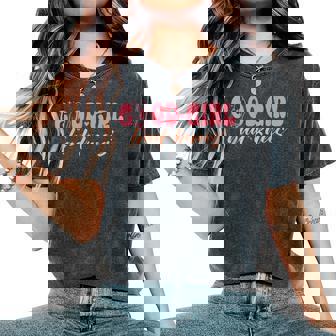 Good Girl Bad Knees 面白い 関係 膝の問題 ジョーク レディースオーバーサイズコンフォートTシャツ - Kawaiitshirt