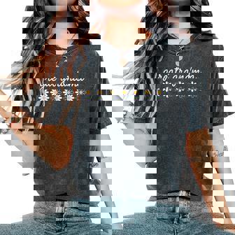 Grandparent Great Grandma Floral Daisies Mother's Day Great Women's Oversized Comfort T-Shirt | Seseable UK