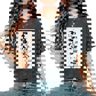 Hot Girl On 男性用 セクシー ブルネット ピンナップガール B&W レディースオーバーサイズコンフォートTシャツ - Kawaiitshirt