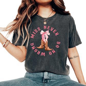 Miss Never Do No Wrong Pink Boost Howdy Women's Oversized Comfort T-Shirt - Thegiftio UK