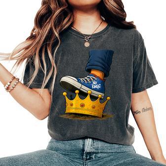 No Kings Shoe On Crown Women's Oversized Comfort T-Shirt - Monsterry