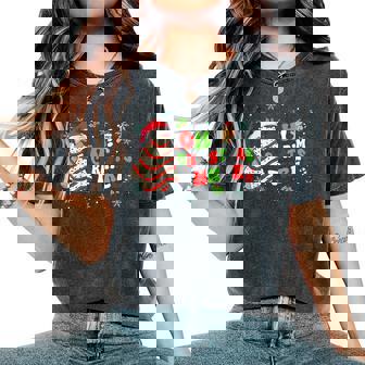 Oh Christmas Three 3Rd Birthday Girl Groovy Xmas Tree Cake Women's Oversized Comfort T-Shirt - Thegiftio