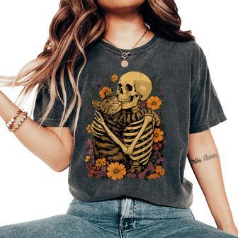 Skeleton Hugging Cat Floral Halloween Cats Lover Women's Oversized Comfort T-Shirt - Thegiftio UK