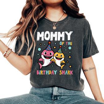 Women's Mommy Of Birthday Shark Bday Party Family Matching Mom Women Women's Oversized Comfort T-Shirt - Thegiftio UK
