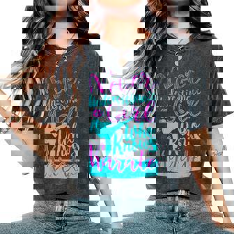 空手を知っている女の子を過小評価してはいけない面白い名言 レディースオーバーサイズコンフォートTシャツ - Kawaiitshirt